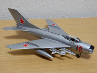 できました。タミヤ 1/100 MIG-15 / MIG-19 / MIG-21 / Iℓ-28